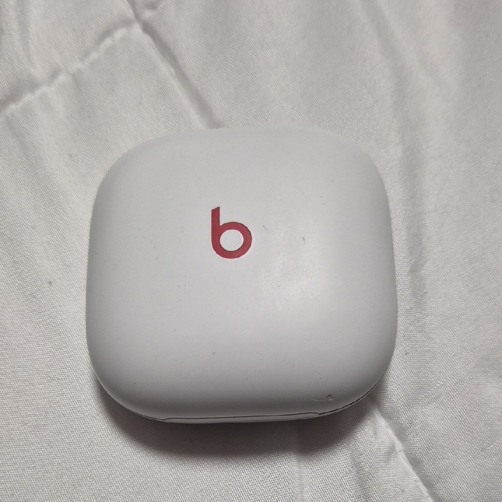 Beats by Dre White Case with Red Logo